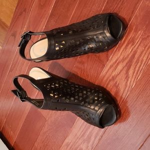 NWOT Women's sandals